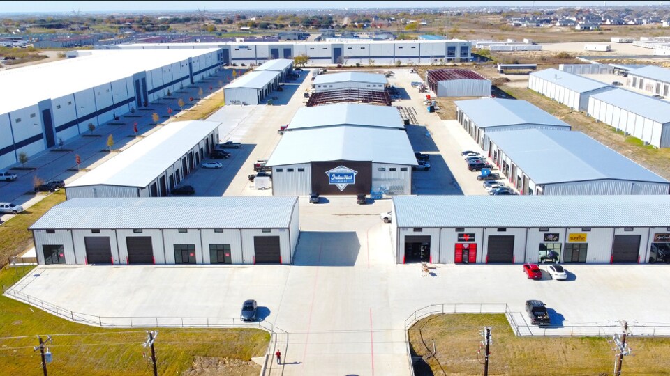 Primary Photo Of 13013 Harmon Rd, Fort Worth Service For Lease