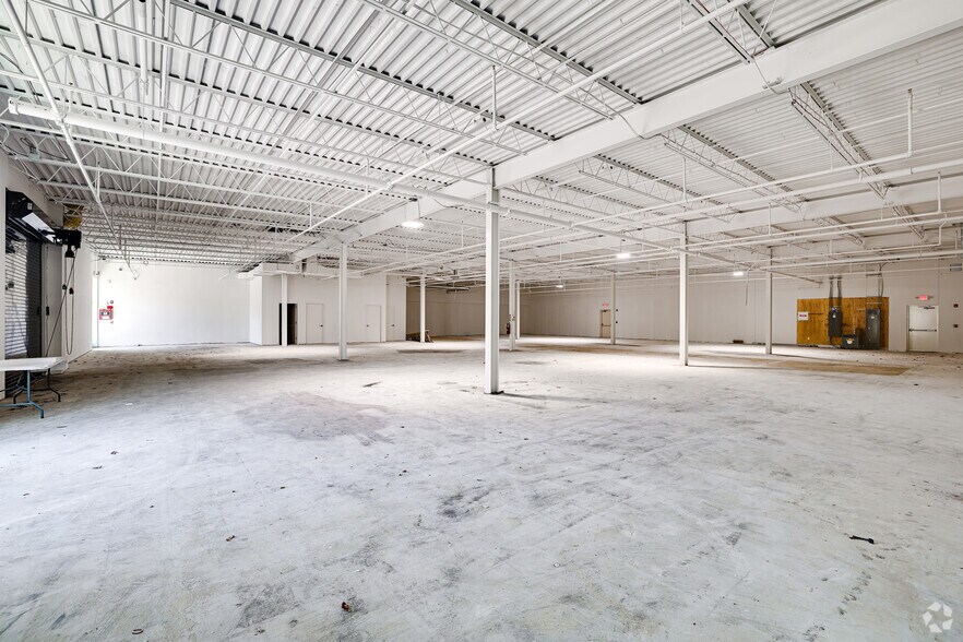 More Photos Of 1 Electronics Dr, Hamilton Warehouse For Lease