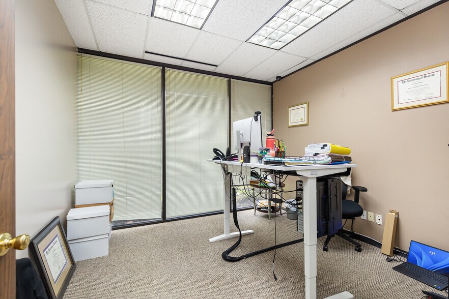 More Photos Of 14411 Cornerstone Village Dr, Houston Office For Lease