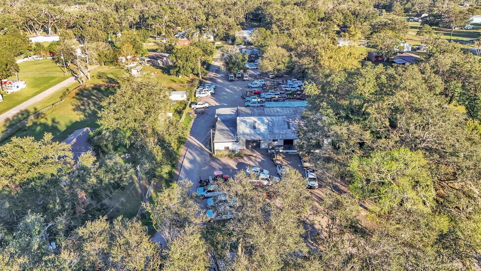 More Photos Of 705 Jerry Smith Rd, Dover Light Manufacturing For Sale