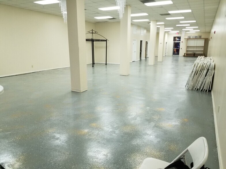 More Photos Of 6972 Main St, Lithonia Storefront For Sale