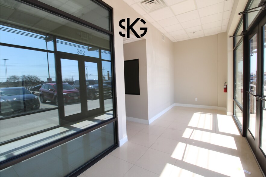 More Photos Of 3910 E Del Mar Blvd, Laredo Restaurant For Lease