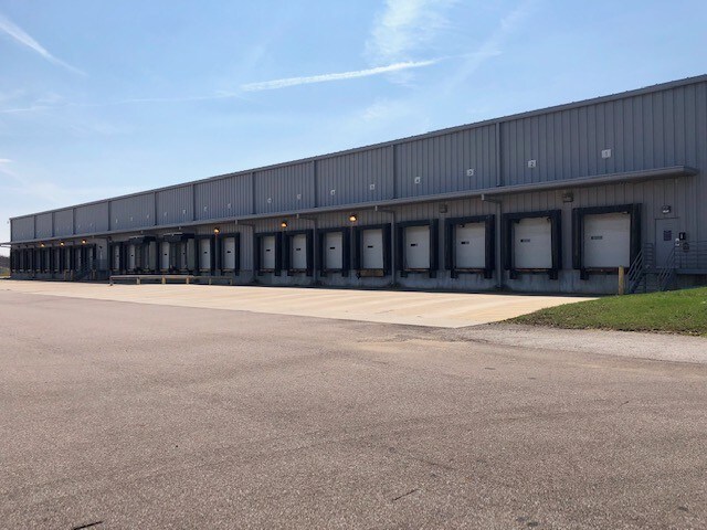 More Photos Of 14831 Foundation Ave, Evansville Distribution For Lease