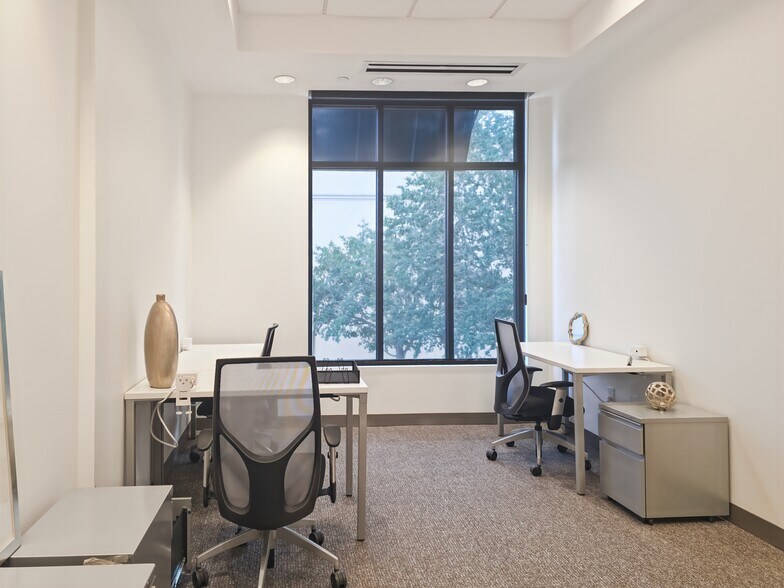 More Photos Of 495 Grand Blvd, Miramar Beach Coworking Space