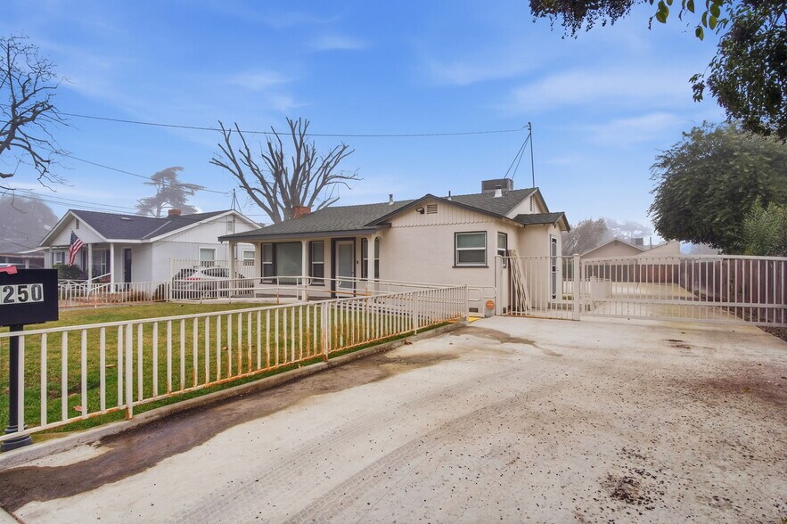 More Photos Of 2250 Colorado Ave, Turlock General Retail For Sale