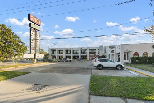 More Photos Of 2401 Veterans Memorial Blvd, Kenner Storefront Retail Office For Sale