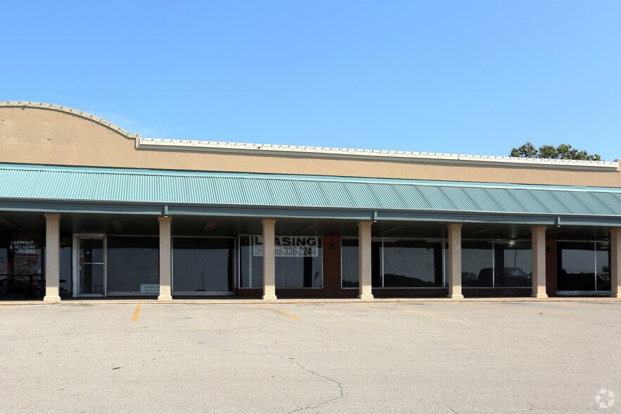 More Photos Of 3830 Frank Phillips Blvd, Bartlesville Unknown For Lease