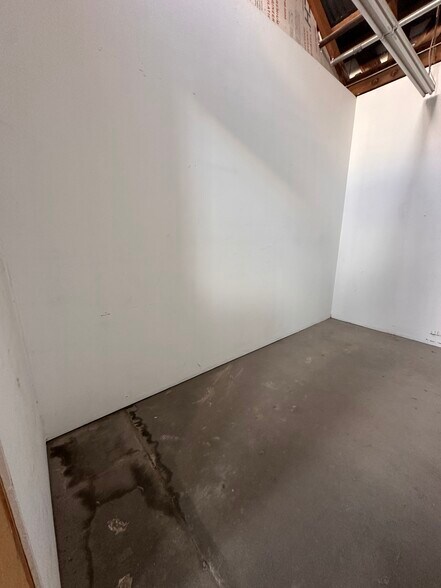 More Photos Of 2001 Belgrave Ave, Huntington Park Manufacturing For Lease