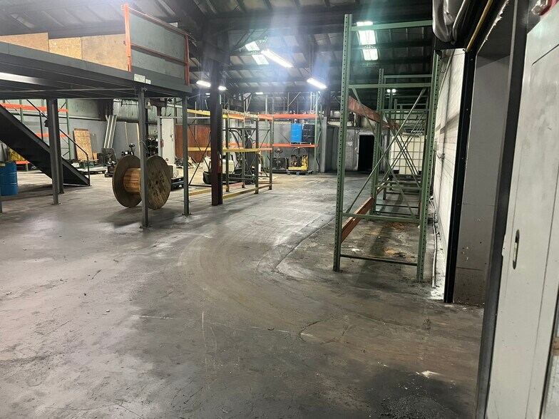 More Photos Of 104 Hay St, West Warwick Refrigeration Cold Storage For Sale