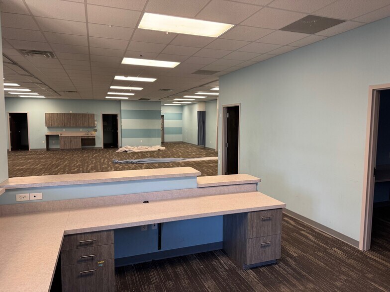 More Photos Of 6661 Dixie Hwy, Louisville Storefront For Lease