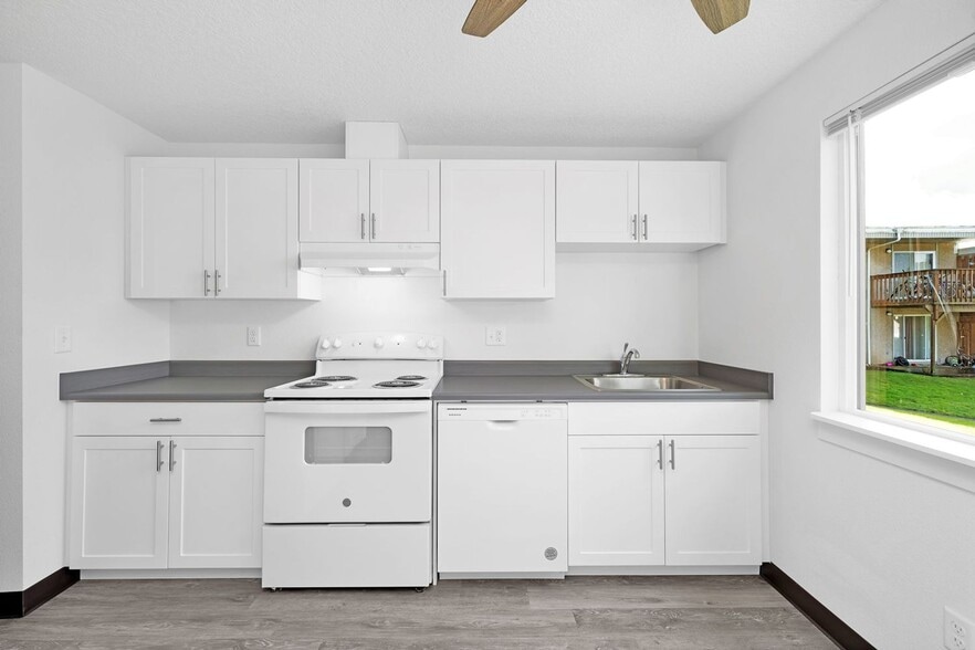More Photos Of 13455 SE Oatfield Rd, Milwaukie Apartments For Sale