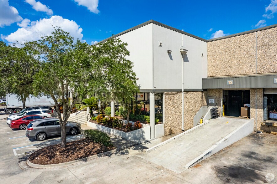 More Photos Of 8314-8326 E Adamo Dr, Tampa Warehouse For Lease