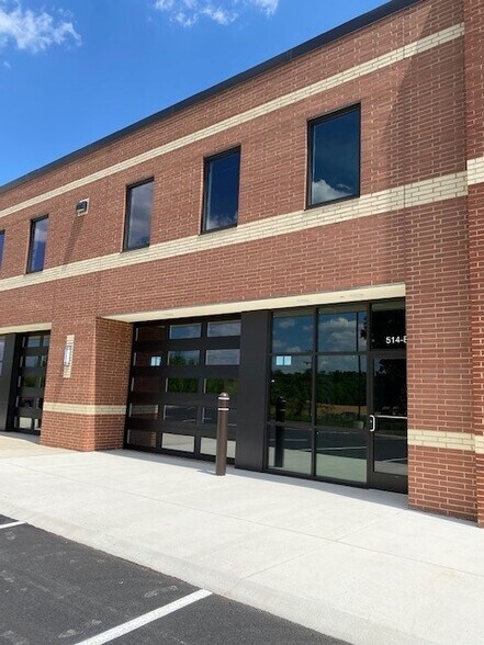 More Photos Of 514 Lansdowne Rd, Fredericksburg Flex For Lease