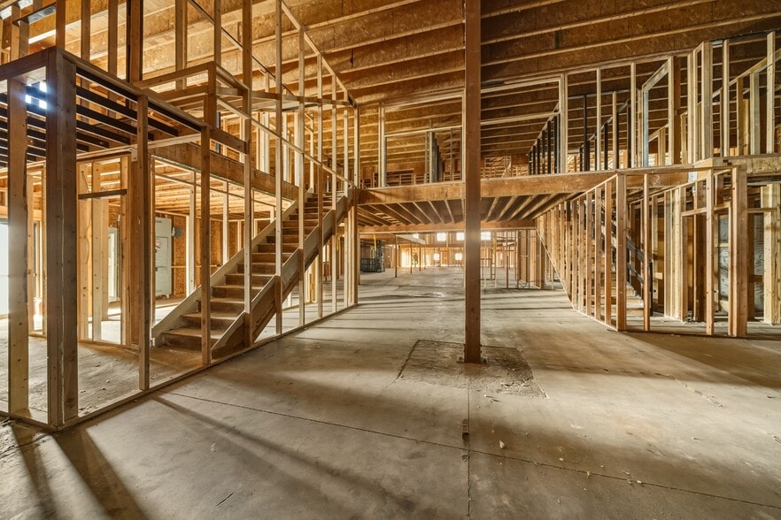 More Photos Of 189 Arden Dr, Belgrade Industrial For Lease