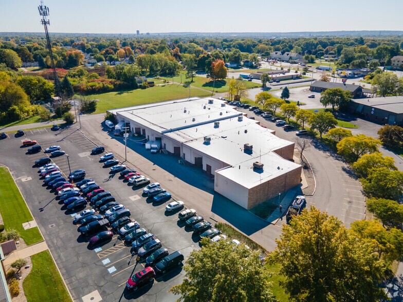 More Photos Of 1608 Commerce Dr, South Bend Service For Lease