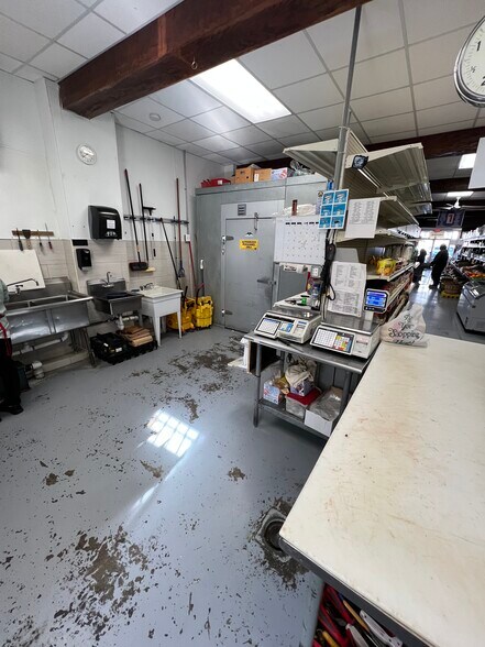 More Photos Of 139-141 Wayne Ave, Paterson Supermarket For Sale