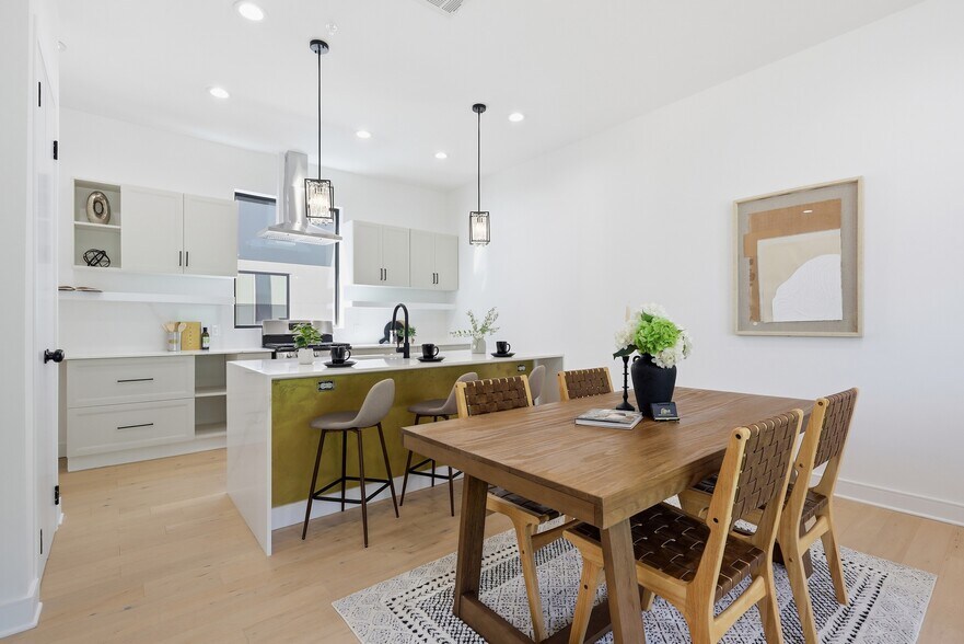 More Photos Of 2631 Kirby st, Dallas Multifamily For Sale