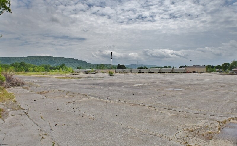 More Photos Of 13111 Memorial Pky SW, Huntsville Land For Sale