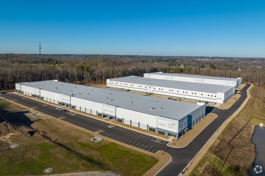 More Photos Of 1075 Highway 124, Braselton Unknown For Lease