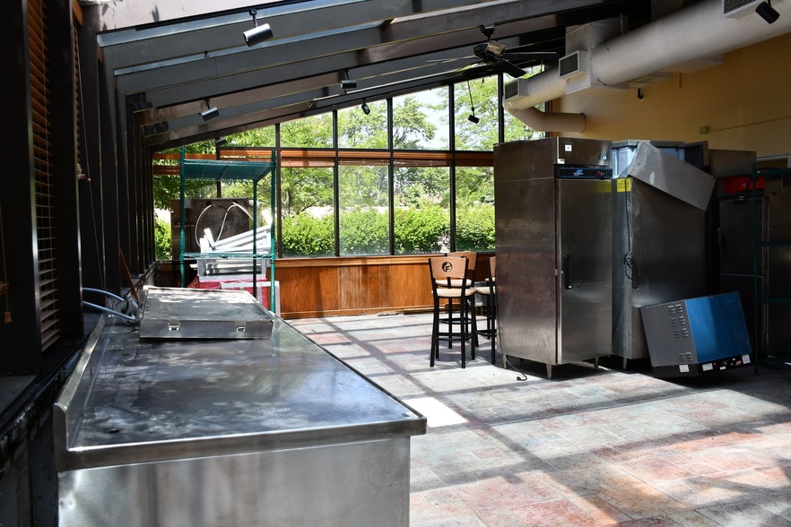 More Photos Of 10211 W Lincoln Hwy, Frankfort Restaurant For Lease