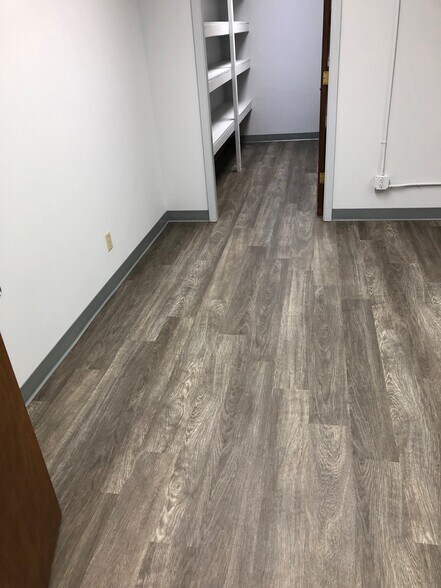 More Photos Of 3903-3919 Southern Ave, Shreveport Storefront Retail Office For Sale