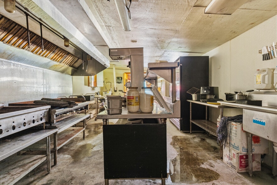 More Photos Of 11310 FM 1725 Rd, Cleveland Restaurant For Sale