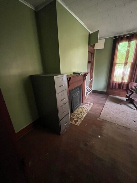 More Photos Of 61961 Dysart Woods Rd, Belmont Specialty For Sale