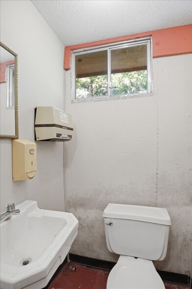 More Photos Of 1077 Duncan Dr, Edwards General Retail For Sale