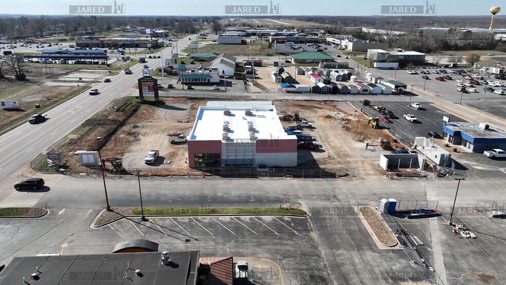 More Photos Of 1565-1585 S Jefferson Ave, Lebanon General Retail For Lease