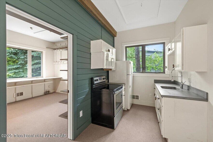 More Photos Of 1921 N Moose Wilson Rd, Wilson Office Residential For Sale