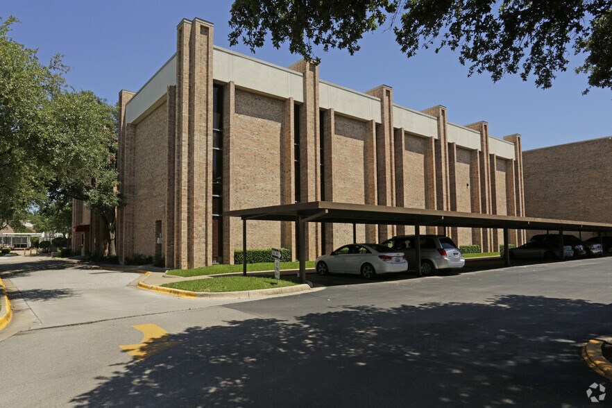 More Photos Of 8 Medical Pky, Farmers Branch Medical For Lease