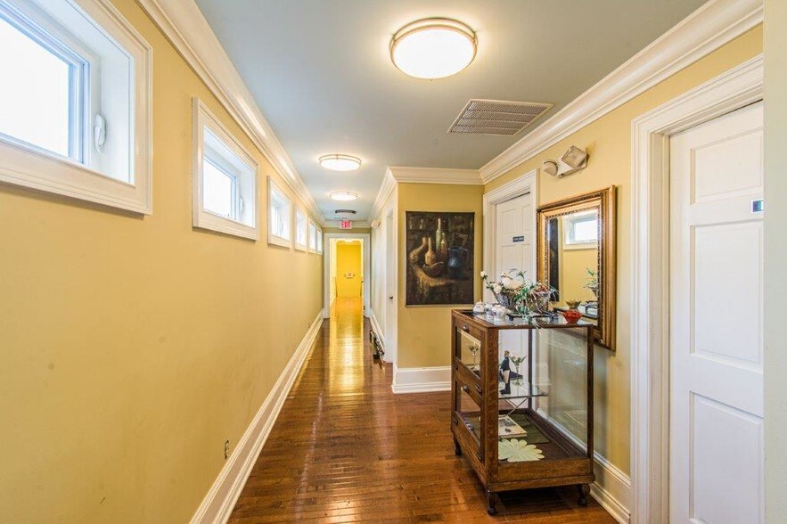 More Photos Of 183 S Main St, Russellville Restaurant For Sale