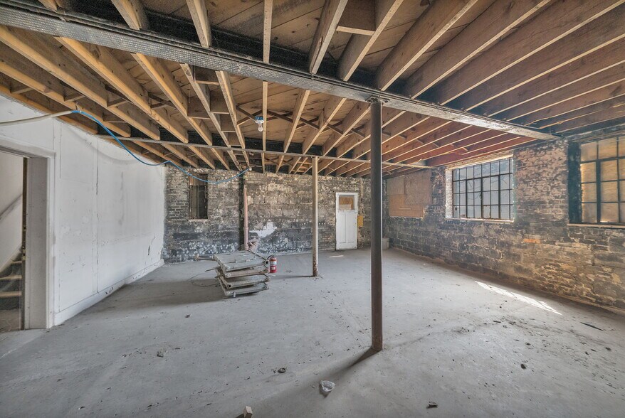 More Photos Of 15523 Mack Ave, Detroit Apartments For Sale