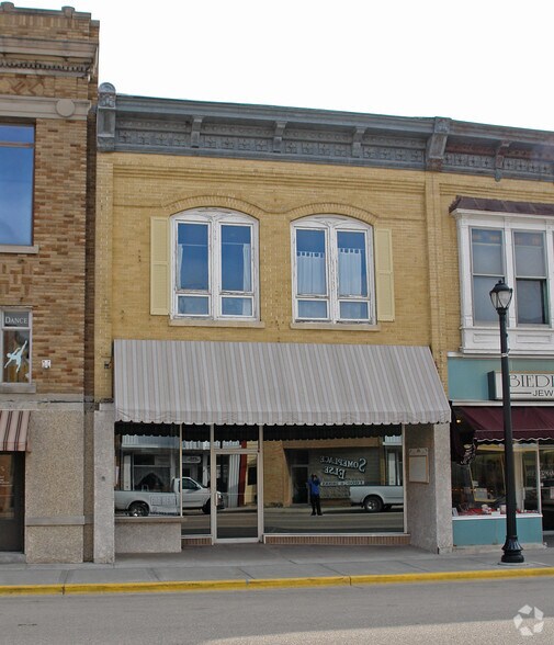 More Photos Of 9 S Wisconsin St, Elkhorn Storefront Retail Residential For Sale