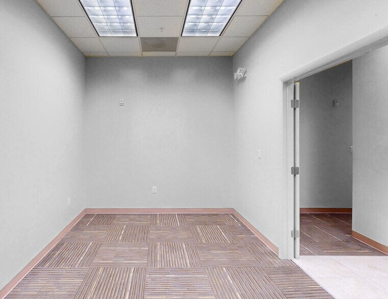 More Photos Of 6150 Metrowest Blvd, Orlando Medical For Sale