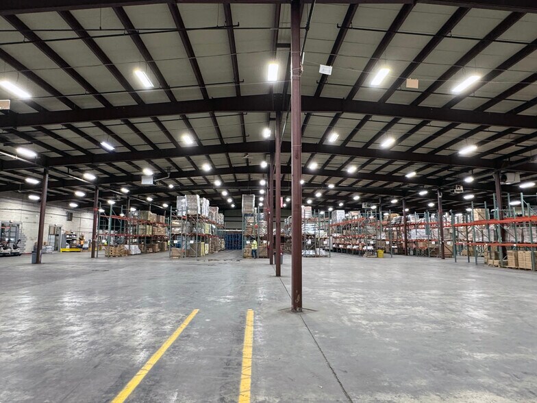 More Photos Of 61 W 2nd St, Wind Gap Warehouse For Lease