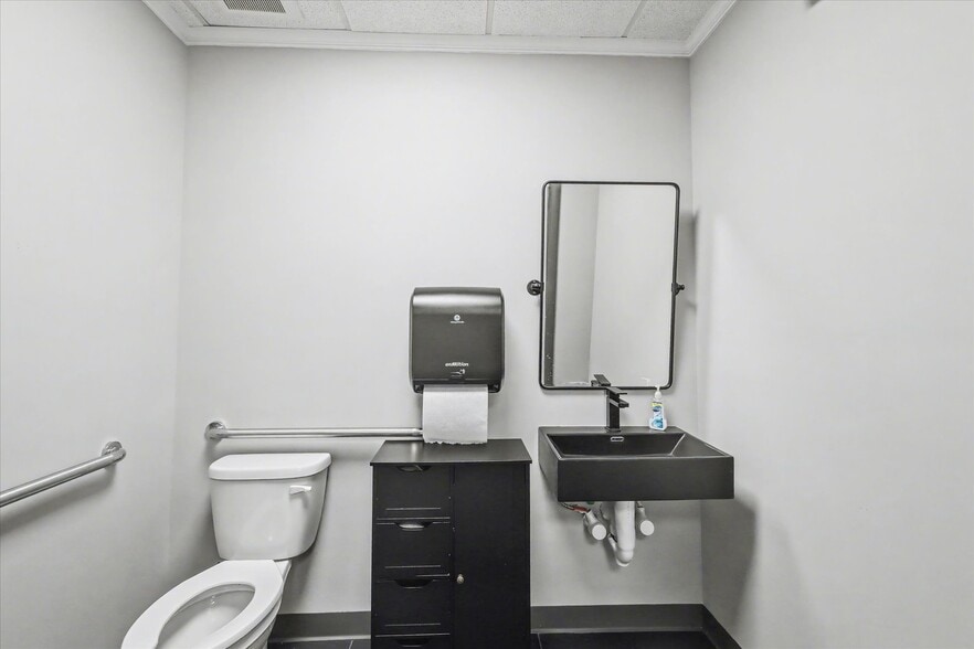 More Photos Of 369 Office Plaza Dr, Tallahassee Office For Lease