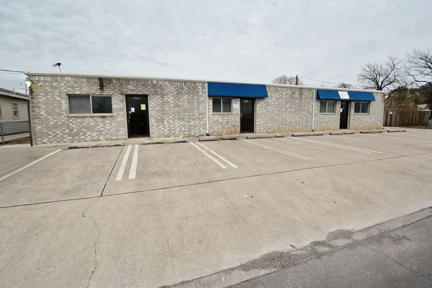 Primary Photo Of 100 Schertz Pky, Schertz Freestanding For Lease