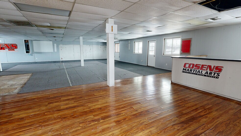More Photos Of 804 N Euclid Ave, Bay City General Retail For Lease