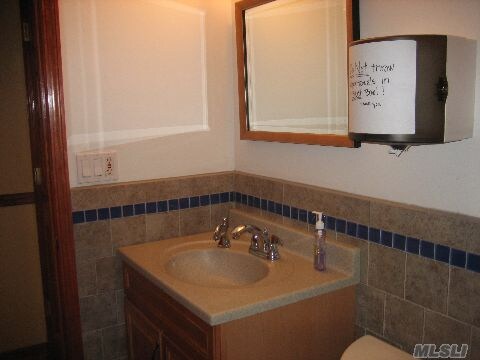 More Photos Of 5020 Sunrise Hwy, Massapequa Park Storefront Retail Office For Lease