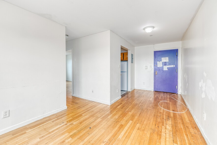 More Photos Of 311 Beach 53rd St, Far Rockaway Apartments For Sale