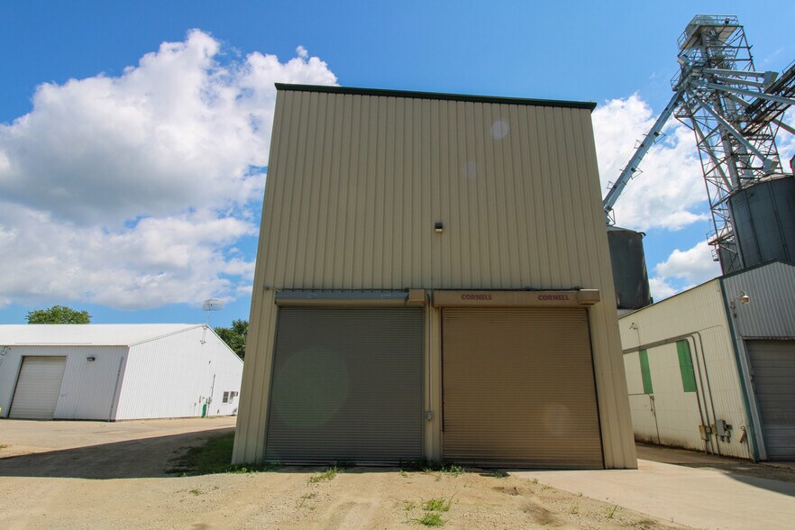 More Photos Of 107 8th Ave SW, Kasson Specialty For Sale