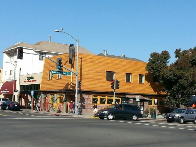 Primary Photo Of 3758-3760 Piedmont Ave, Oakland Bar For Lease