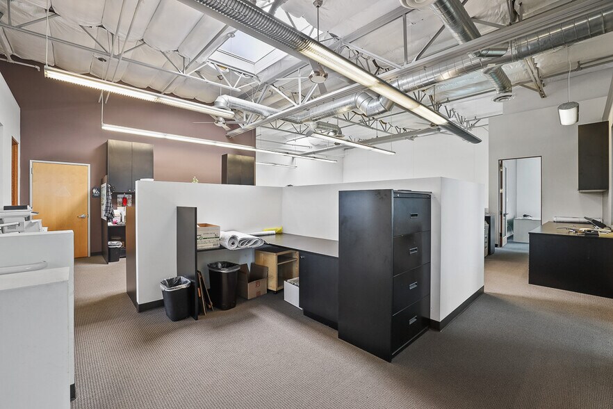 More Photos Of 470-500 Wald, Irvine Light Manufacturing For Sale