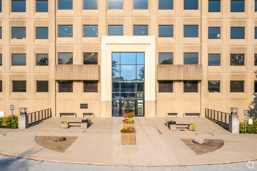 More Photos Of 1200 Valley West Dr, West Des Moines Office For Lease
