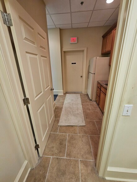 More Photos Of 833 Lincoln Ave, West Chester Light Distribution For Sale