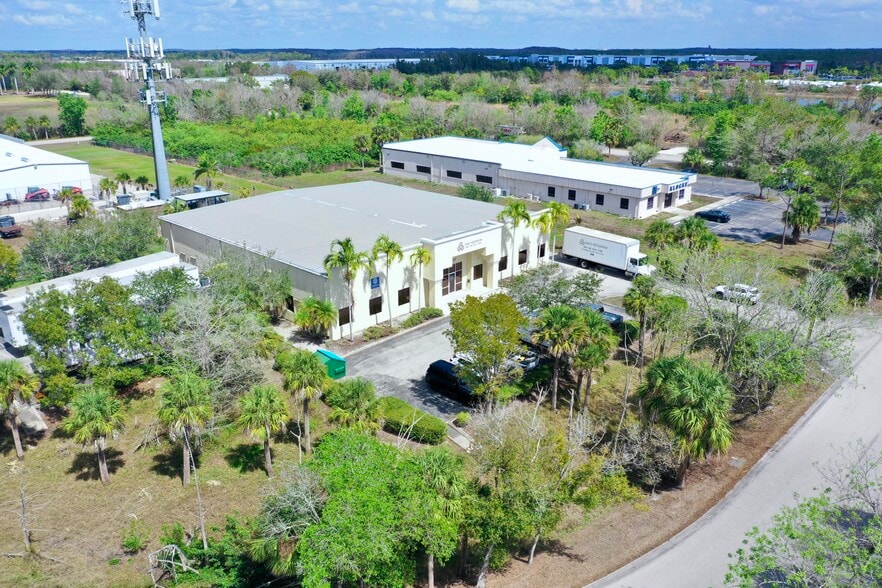 More Photos Of 14230 Jetport Loop W, Fort Myers Warehouse For Lease
