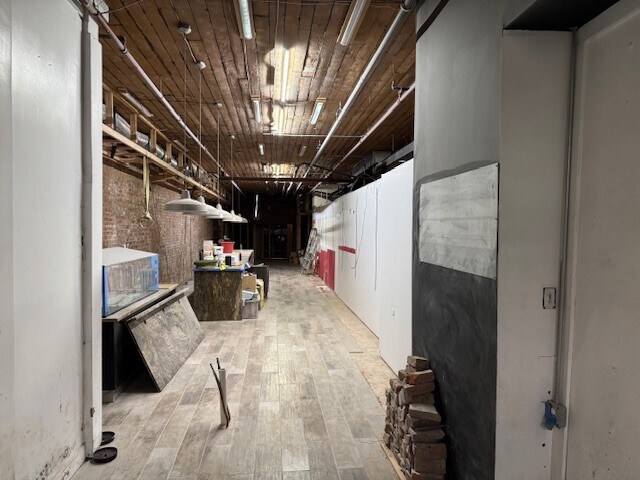More Photos Of 212 Magazine St, New Orleans Storefront Retail Residential For Lease