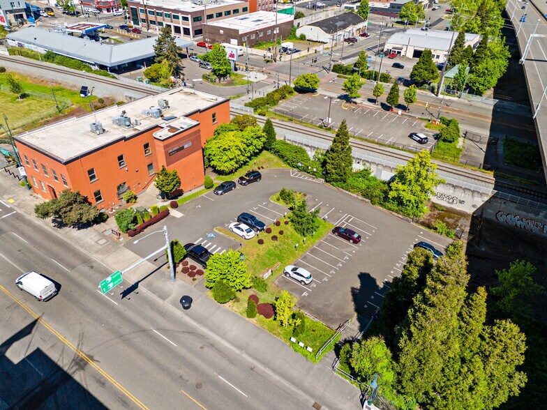 More Photos Of 101 E 26th St, Tacoma Office For Sale