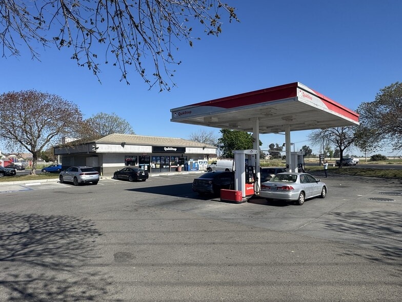 More Photos Of 1301 E Service Rd, Ceres Service Station For Sale
